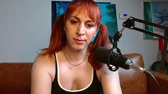 Snapshot of ChewyCandy chatting on October 29, 2025, 11:58 pm ChewyCandy online show from October 29, 2025, 11:58 pm