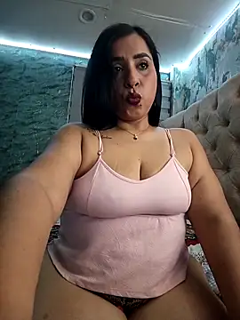 Snapshot of L_ucero chatting on October 22, 2025, 3:50 am L ucero online show from October 22, 2025, 3:50 am