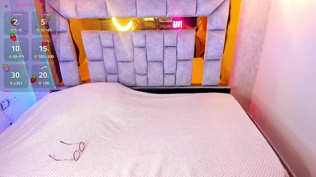 Kanela miller  online show from September 22, 2025, 12:22 pm