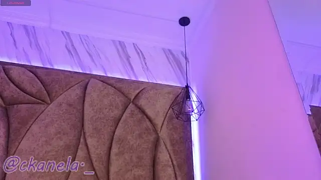 Kanela miller  online show from November 10, 2025, 12:32 pm