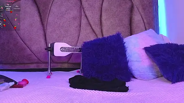 Kanela miller  online show from March 27, 2026, 11:44 am