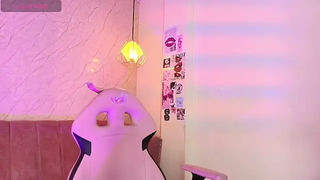 Snapshot of adara_evanss chatting on November 9, 2025, 8:35 pm adara evanss online show from November 9, 2025, 8:35 pm