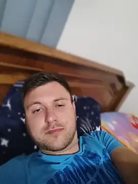 hugedickedd online show from June 3, 2026, 9:41 pm