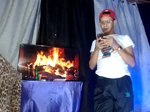 Snapshot of Hidden_Fantasies chatting on November 7, 2025, 11:52 pm Hidden Fantasies online show from November 7, 2025, 11:52 pm