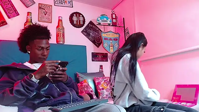 lili roussi online show from October 2, 2025, 2:26 am