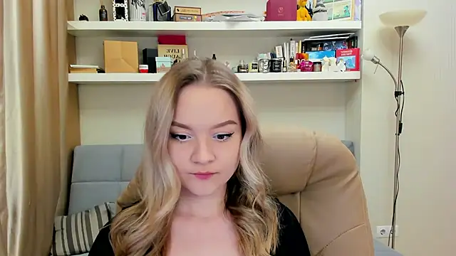 Kara Smith  online show from January 5, 2025, 9:57 pm