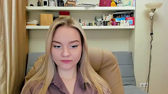 Kara Smith  online show from March 11, 2025, 11:58 pm