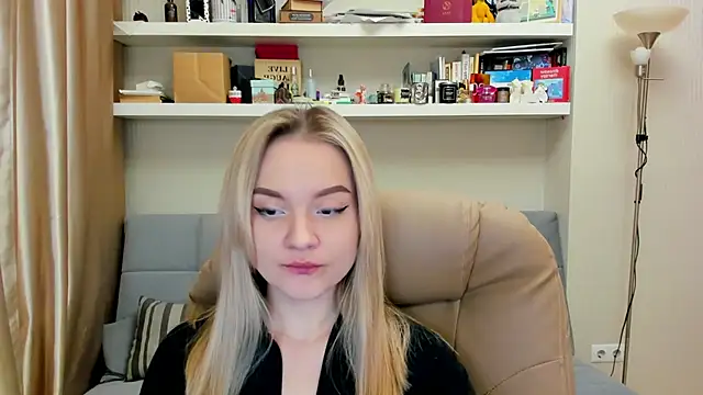 Kara Smith  online show from March 16, 2025, 12:12 am