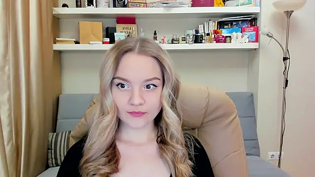 Kara Smith  online show from January 12, 2025, 10:22 pm