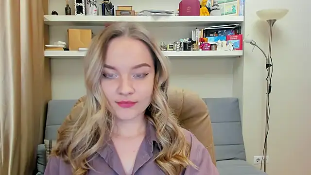 Kara Smith  online show from January 30, 2025, 11:02 pm