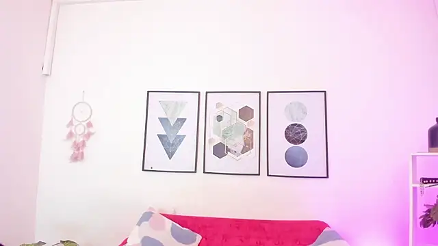 dullce77 online show from December 2, 2025, 7:26 pm