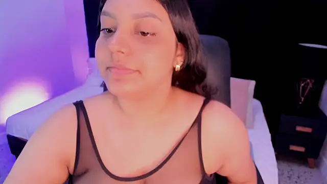 Snapshot of dullce77 chatting on June 1, 2026, 7:35 pm dullce77 online show from June 1, 2026, 7:35 pm