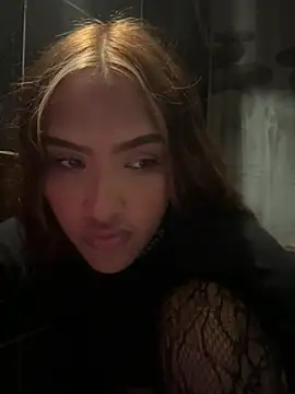 iamsara 21 online show from May 26, 2026, 5:05 am