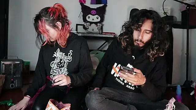 Snapshot of Devil_And_Princess chatting on October 5, 2025, 2:57 am Devil And Princess online show from October 5, 2025, 2:57 am