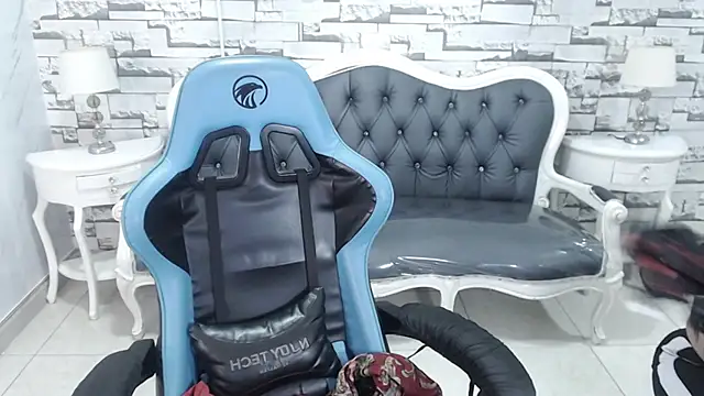 valeria a1 online show from November 18, 2025, 2:27 am