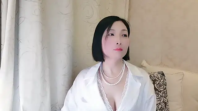 Snapshot of Rachel-6600 chatting on November 24, 2025, 2:28 pm Rachel-6600 online show from November 24, 2025, 2:28 pm