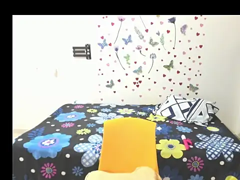 Snapshot of Olgahunder chatting on March 12, 2025, 9:24 pm Olgahunder online show from March 12, 2025, 9:24 pm