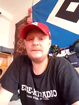 Snapshot of Atze202518 chatting on October 12, 2025, 12:17 pm Atze202518 online show from October 12, 2025, 12:17 pm