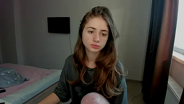 LilyHaart online show from November 6, 2025, 6:06 am