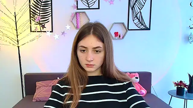 LilyHaart online show from March 12, 2025, 2:12 pm