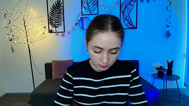 LilyHaart online show from March 22, 2025, 4:04 pm