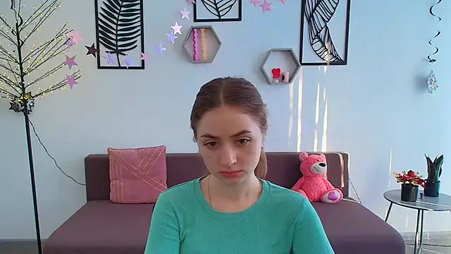 LilyHaart online show from March 14, 2025, 6:32 am