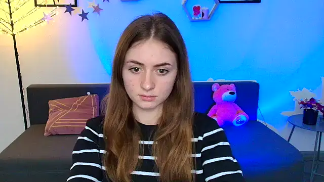 LilyHaart online show from March 11, 2025, 5:35 pm