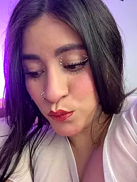 Snapshot of HADARA__ chatting on November 17, 2025, 4:16 am HADARA online show from November 17, 2025, 4:16 am