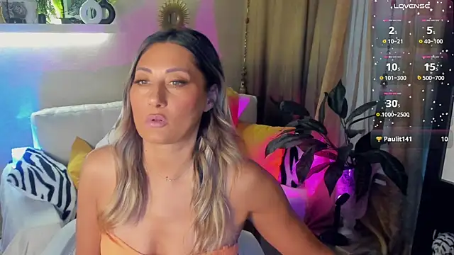 Snapshot of SarahAlluring chatting on May 25, 2026, 4:17 pm SarahAlluring online show from May 25, 2026, 4:17 pm