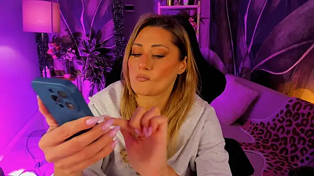 SarahAlluring online show from November 20, 2025, 12:28 pm