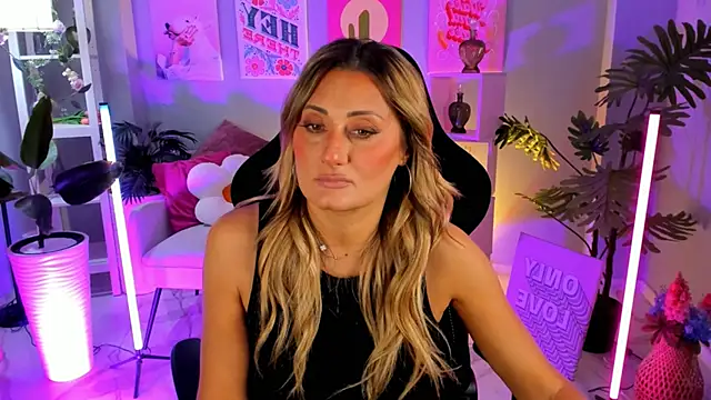 SarahAlluring online show from October 20, 2025, 11:00 am