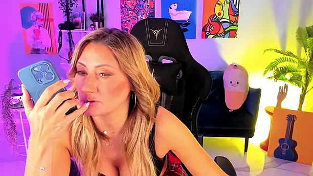 SarahAlluring online show from October 31, 2025, 12:35 pm