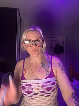 Curvy-Cleo online show from February 2, 2026, 7:46 pm