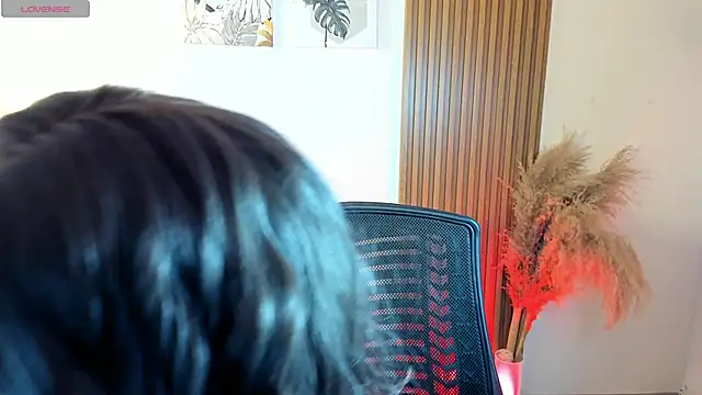 Snapshot of Milabrown_ chatting on September 10, 2025, 6:18 pm Milabrown online show from September 10, 2025, 6:18 pm