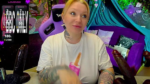 Snapshot of BlackedBarbie chatting on July 27, 2026, 6:59 pm BlackedBarbie online show from July 27, 2026, 6:59 pm