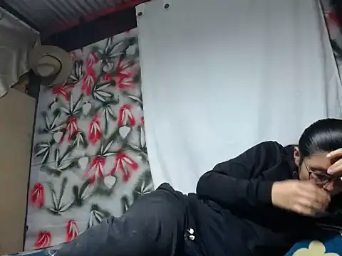 Snapshot of SHARONYJQVI chatting on September 27, 2025, 9:54 pm SHARONYJQVI online show from September 27, 2025, 9:54 pm