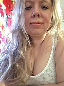 Snapshot of Irina3718 chatting on April 28, 2026, 3:16 pm Irina3718 online show from April 28, 2026, 3:16 pm