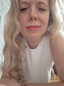 Irina3718 online show from July 21, 2026, 9:27 pm