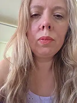 Irina3718 online show from June 26, 2026, 11:16 am