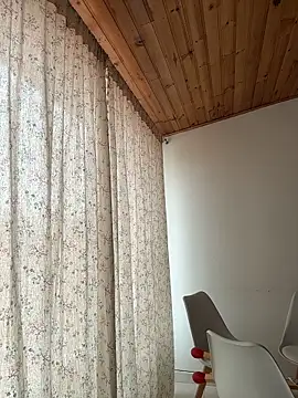 Snapshot of -Selene- chatting on February 12, 2026, 5:56 pm -Selene- online show from February 12, 2026, 5:56 pm