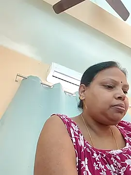 Snapshot of Arohi35 chatting on May 5, 2026, 2:03 am Arohi35 online show from May 5, 2026, 2:03 am