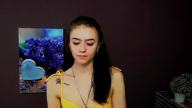 Snapshot of LanaTey chatting on March 10, 2025, 11:55 am LanaTey online show from March 10, 2025, 11:55 am
