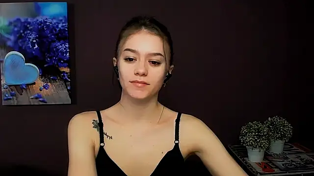 Snapshot of LanaTey chatting on March 20, 2025, 10:32 am LanaTey online show from March 20, 2025, 10:32 am