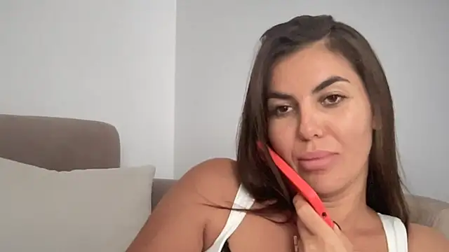 AngelinaMeov online show from October 7, 2025, 1:01 pm