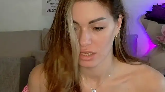 SweetDarling7 online show from March 8, 2026, 1:03 pm