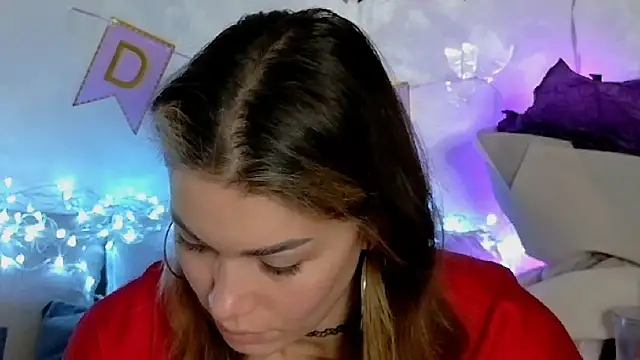 Snapshot of SweetDarling7 chatting on December 15, 2025, 5:19 pm SweetDarling7 online show from December 15, 2025, 5:19 pm