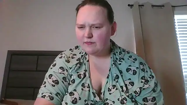 Snapshot of FantasyWifeBri chatting on November 28, 2025, 6:19 pm FantasyWifeBri online show from November 28, 2025, 6:19 pm