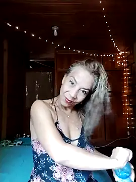 Lady Lolla11 online show from March 19, 2026, 2:28 pm