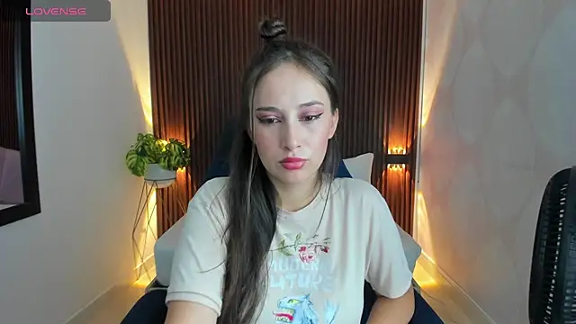 Snapshot of sophia_martinezz_ chatting on March 14, 2025, 12:18 pm sophia martinezz online show from March 14, 2025, 12:18 pm