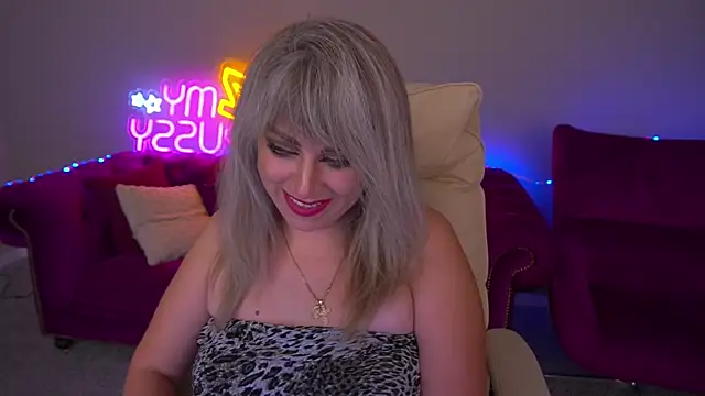 CandyLadyyy online show from September 19, 2025, 8:35 pm